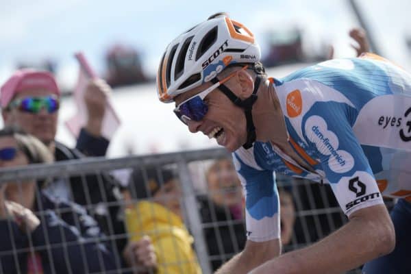 Giro 2024 : “Je n’étais pas inquiet” Romain Bardet positif à l’arrivée de l’étape