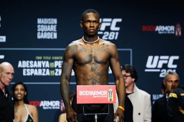 Israel Adesanya est de retour à l’UFC !