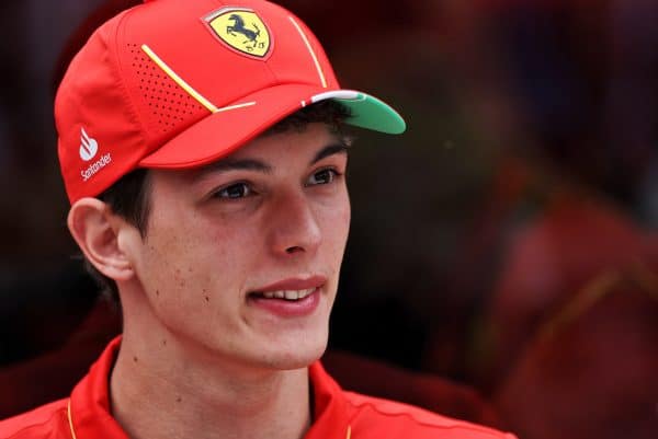 F1 : Ollie Bearman quitte Ferrari et signe avec une nouvelle équipe ! ( officiel )