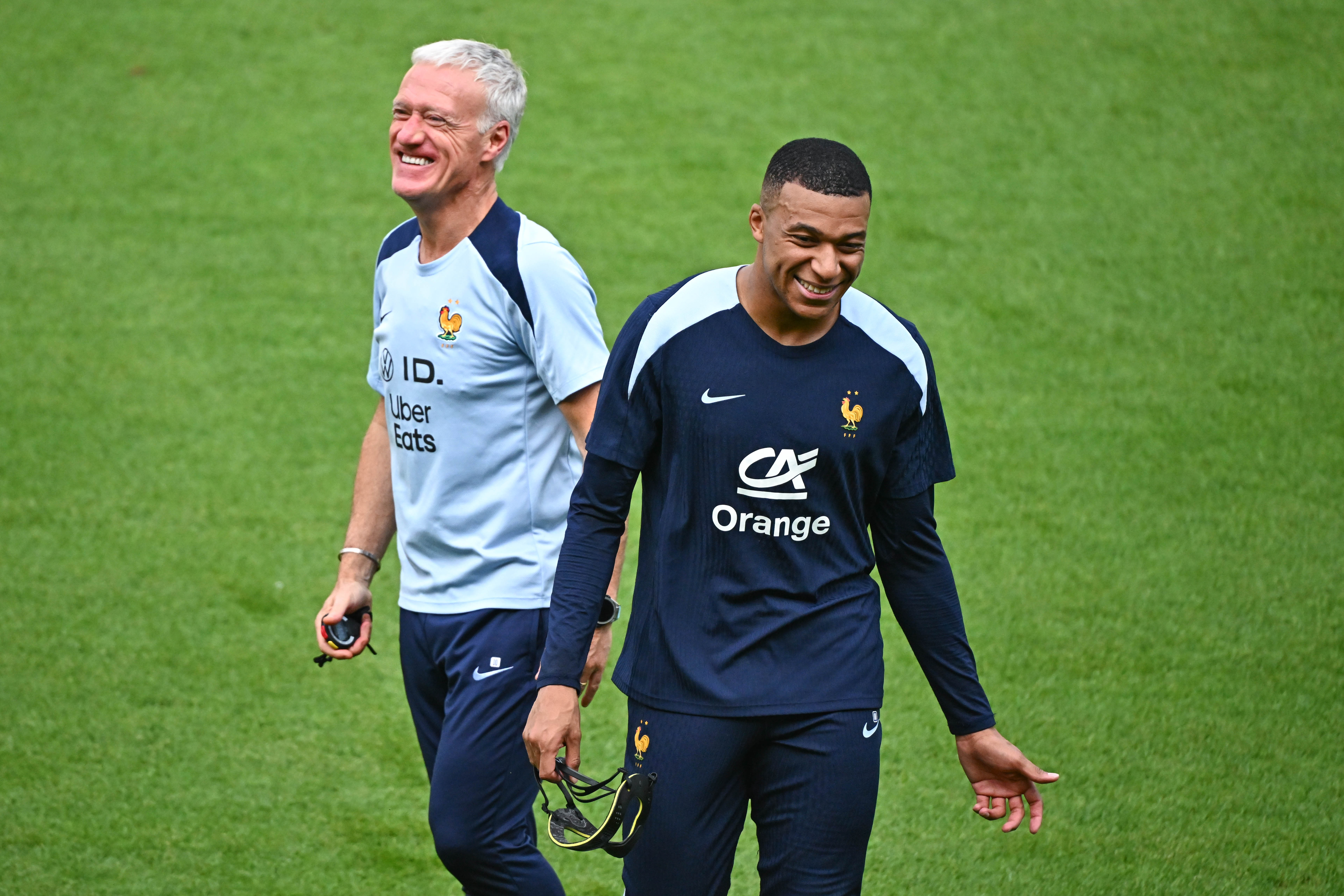 France – Belgique : 4e masque dans cet Euro pour Mbappé