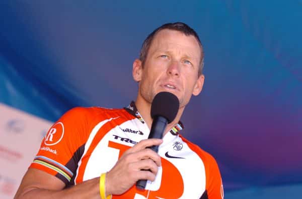 La violente attaque de Lance Armstrong envers la Visma Lease a bike