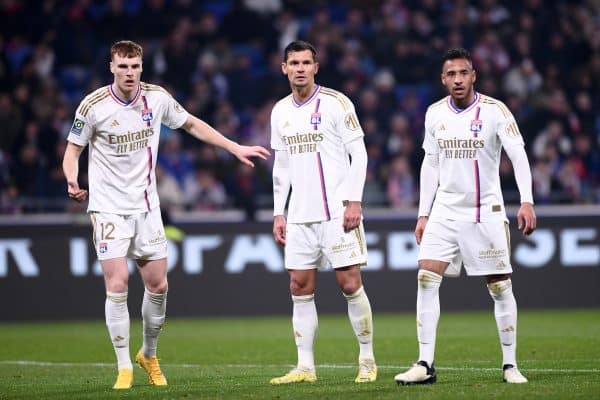 Mercato OL : un titulaire indiscutable de Pierre Sage quitte le club !