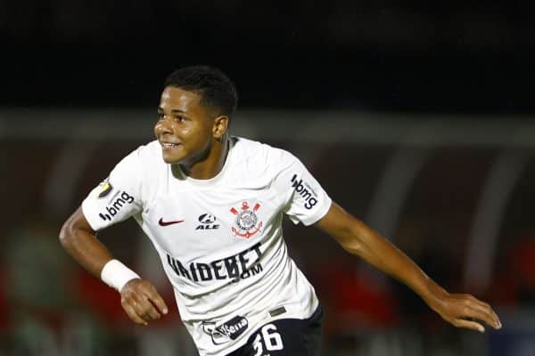 Mercato : le Kylian Mbappé brésilien affole la Ligue 1