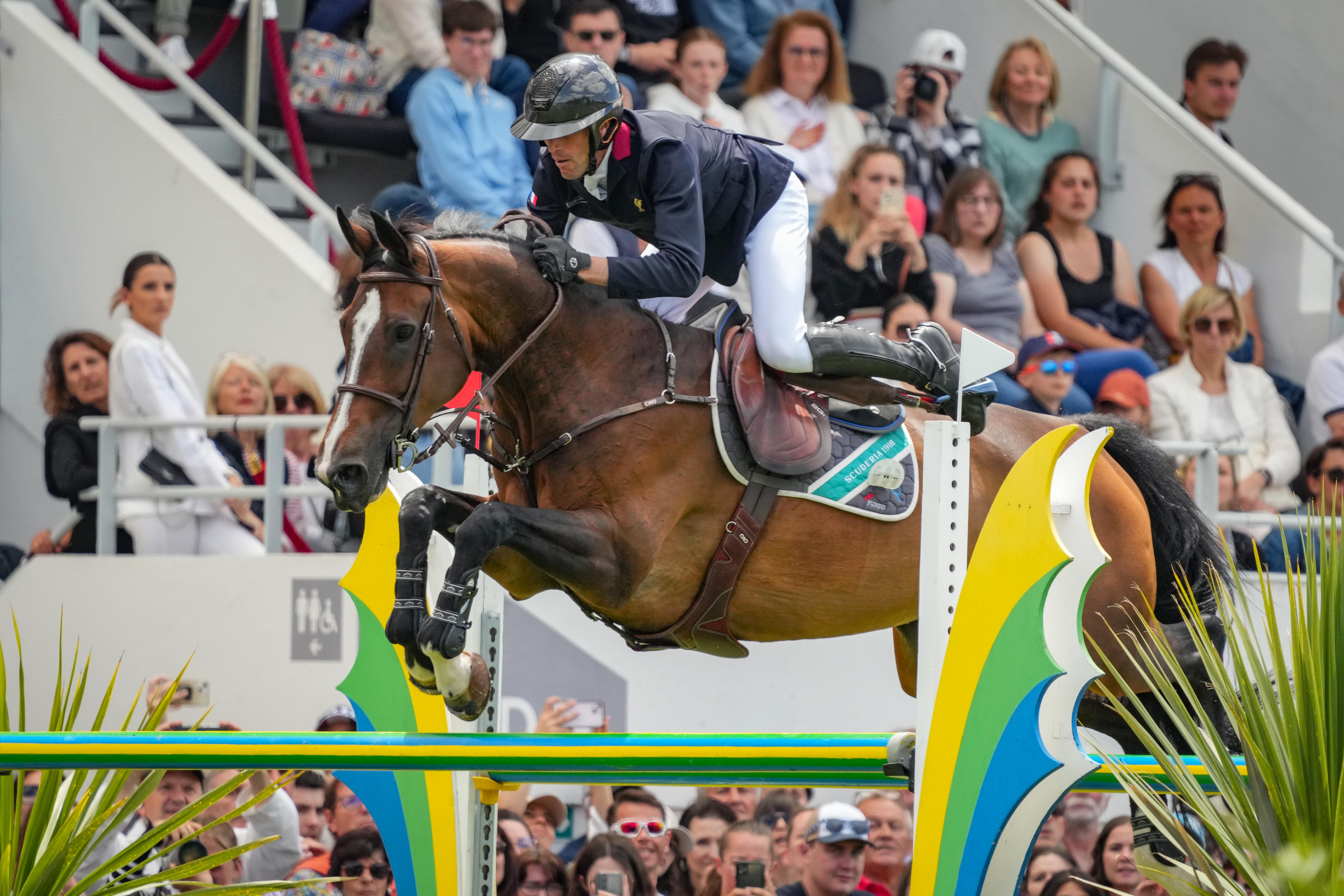 JO 2024 : un taulier de l’équipe de France d’équitation privé de compétition