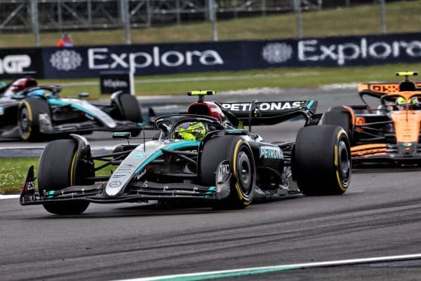 F1 : À domicile, Lewis Hamilton remporte le GP de Grande-Bretagne