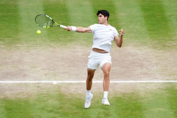 Wimbledon : Alcaraz explose Djokovic en 3 sets, l’Espagnol sacré !