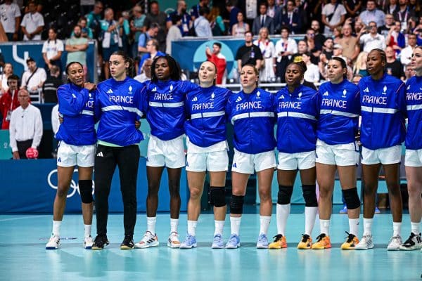 JO 2024 : les Bleues du handball perdent deux joueuses