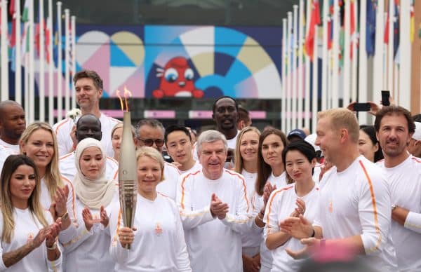 JO 2024 : un premier indice dévoilé pour le dernier relayeur de la flamme