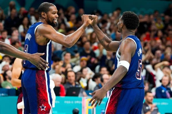 JO 2024 : La Team USA en démonstration contre la Serbie, Joel Embiid sifflé