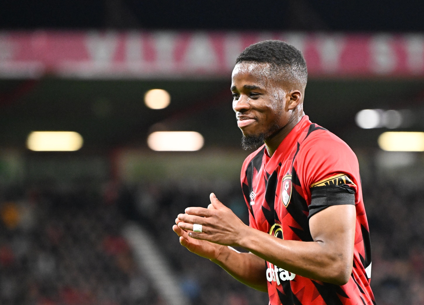 Mercato Auxerre : un joueur de Premier League arrive en prêt