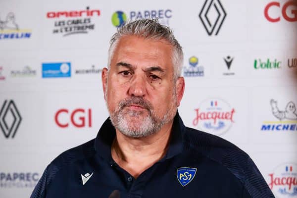 Top 14 : Christophe Urios (Clermont) pousse déjà son premier coup de gueule de la saison