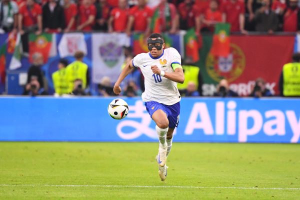 Après s’est fracturé le nez avec les Bleus, Kylian Mbappé a vu son sort fixé par le Real Madrid