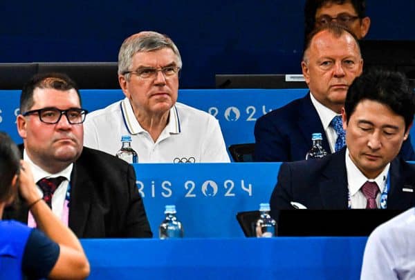 JO 2024 : Thomas Bach monte au créneau sur la polémique Imane Khelif