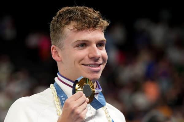 JO 2024 : les légendes adoubent Léon Marchand