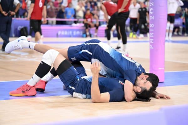 JO 2024 : Les volleyeurs français reviennent de l’enfer et se qualifient pour la demi-finale