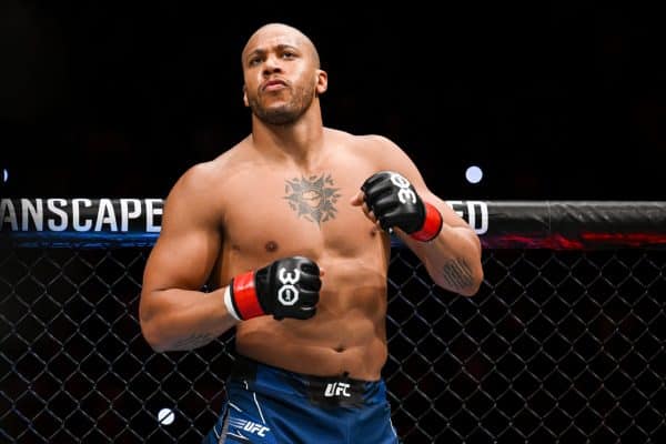 UFC : le retour de Ciryl Gane compromis ?