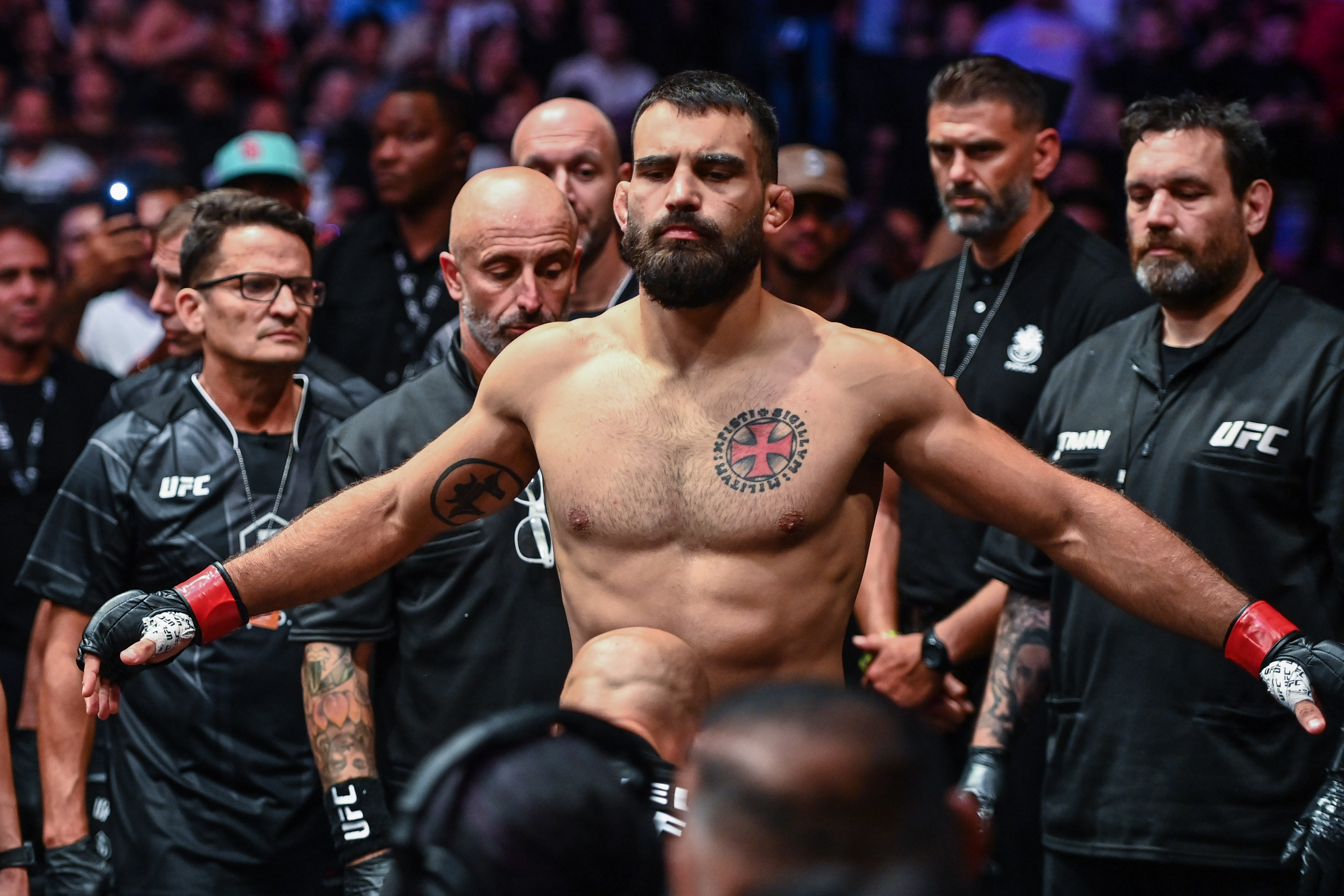 Carte UFC Paris 2024 : la liste des combats avec Benoit Saint-Denis