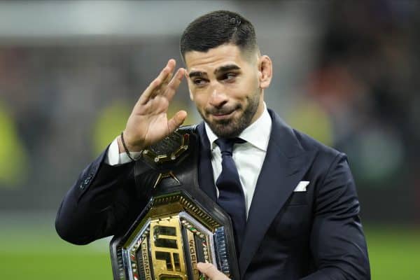 UFC 308 : Ilia Topuria confiant à 100% avant d’affronter Max Holloway !