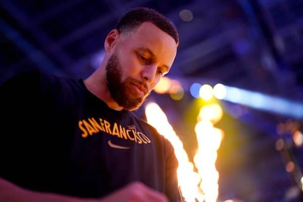 Quel est le salaire de Stephen Curry en NBA ? 