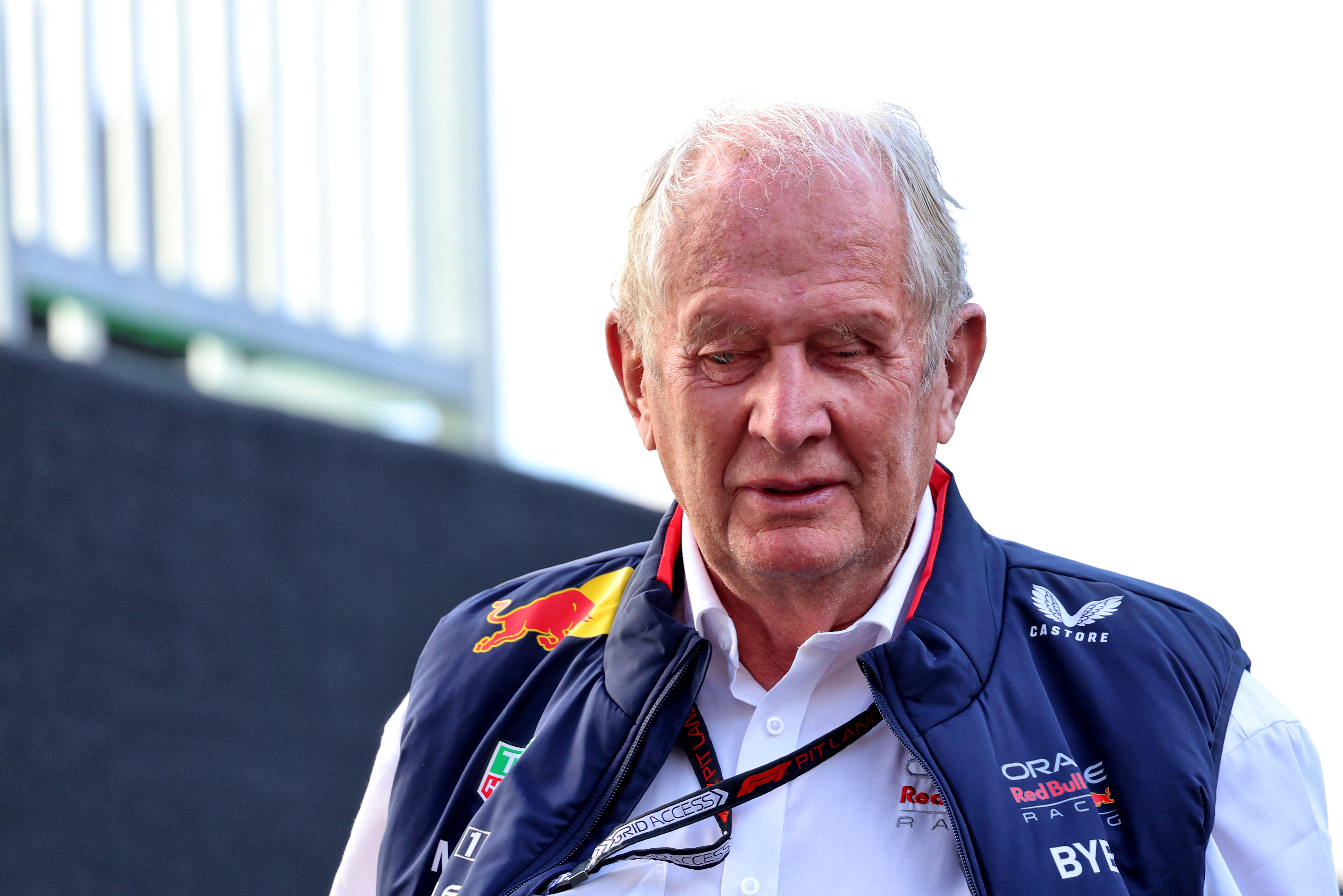F1 : le gros coup de pression d’Helmut Marko envers Max Verstappen et Sergio Pérez