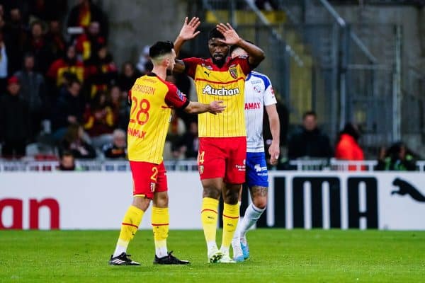 Mercato Lens : une offre de 20 M€ refusée pour un taulier du vestiaire