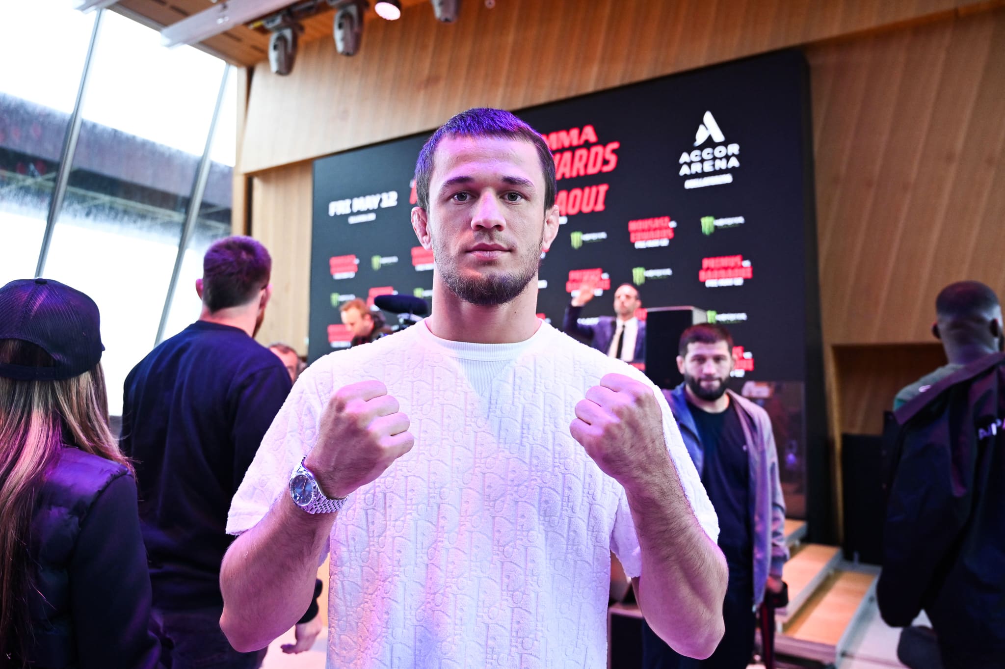 MMA : Quel avenir pour Usman Nurmagomedov après sa victoire contre Paul Hugues ?