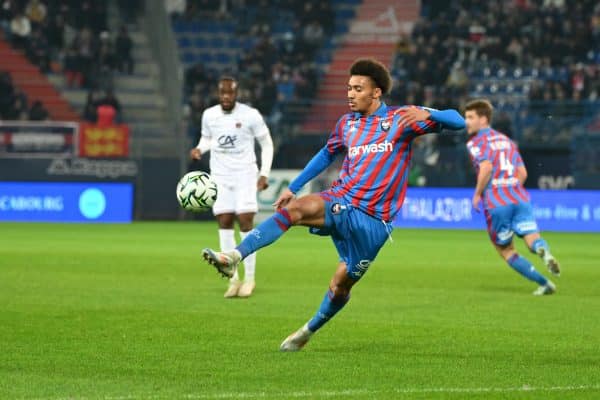 Mercato ASSE : Une pépite ciblée par le club finalement vers l’Angleterre ?