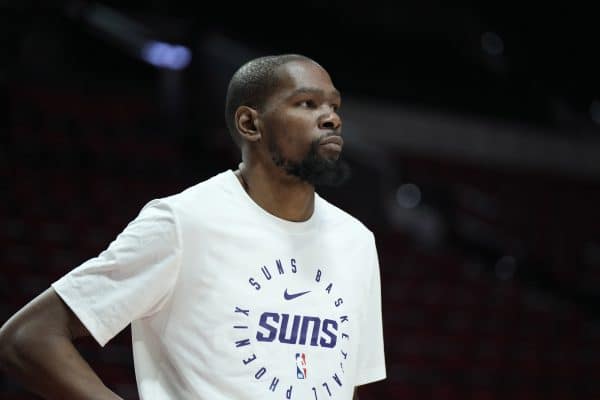 NBA : Durant, Embiid, Booker… quelle superstar va quitter sa franchise ?