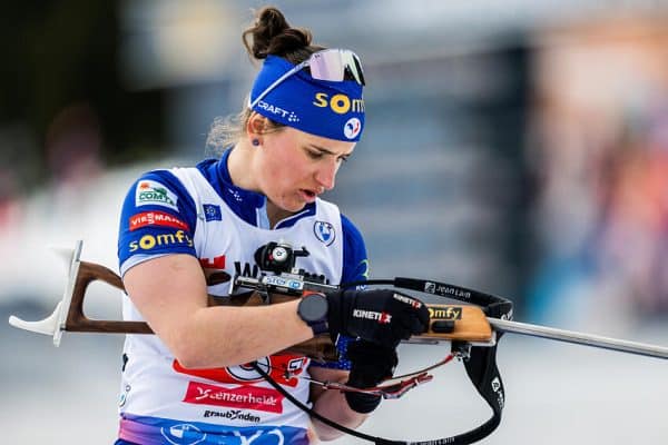 Mondiaux Biathlon 2025 : Julia Simon, médaillée d’or, a-t-elle fauté ?