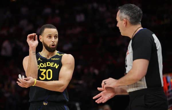 NBA : les arbitres sèment la discorde autour du cas Stephen Curry
