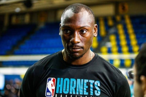 NBA : un vétéran à 845 matchs signe pour remplacer Victor Wembanyama