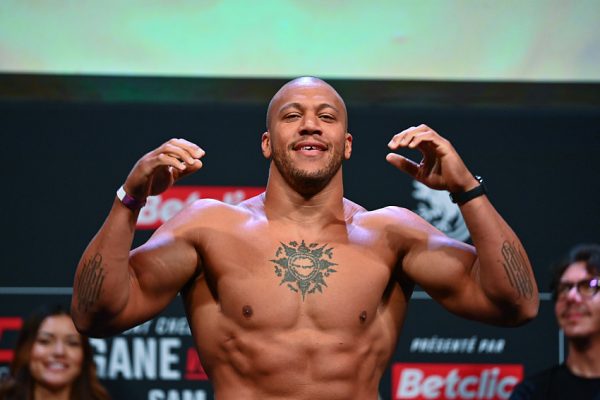 UFC : un combattant russe peut en cacher un autre pour Cyril Gane