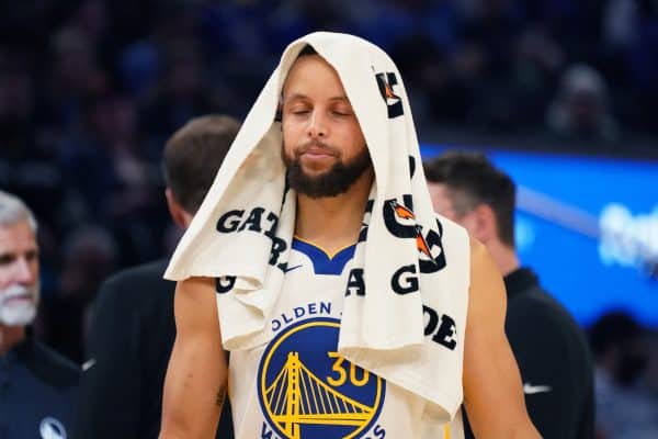 NBA : Stephen Curry encore tout proche d’un record stratosphérique !