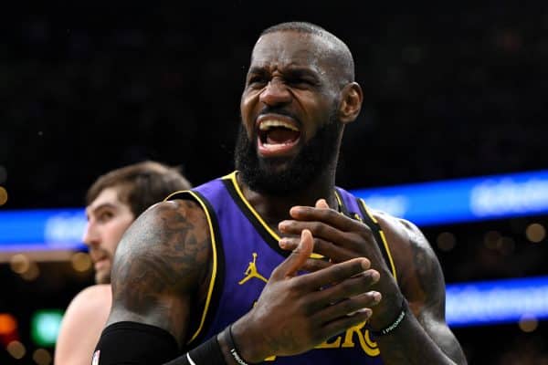 NBA : “difficiles à gérer”, la blessure de LeBron James inquiète fortement Doncic