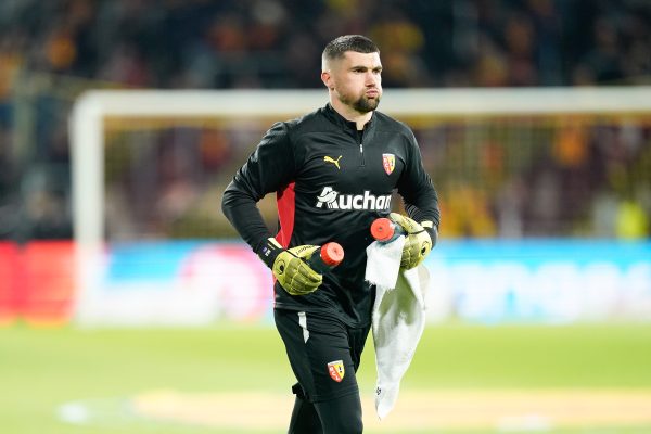 RC Lens : 3 gardiens pour remplacer Mathew Ryan