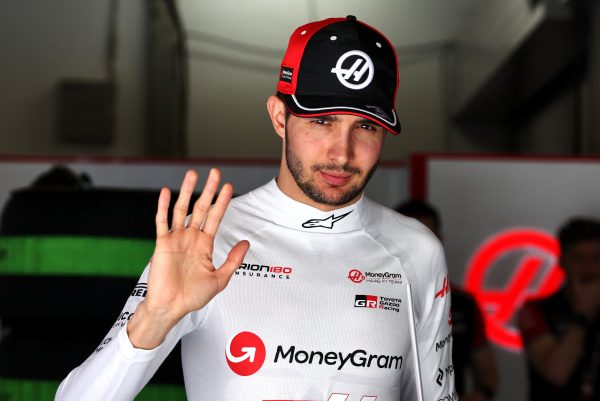 F1 : “Il faut transférer ça sur ma voiture”, Esteban Ocon jaloux d’Oliver Bearman
