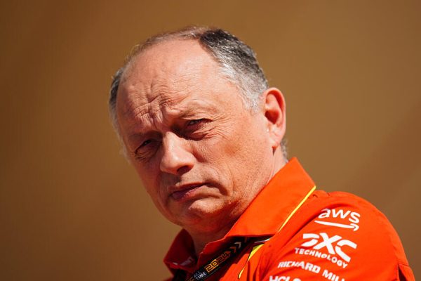 F1 : “Il va ressentir la pression”, Fred Vasseur lâché par Ferrari ?