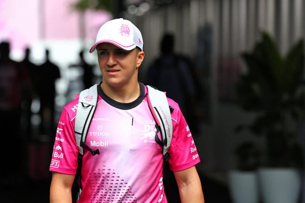 F1 : Juan Pablo Montoya révèle la prochaine écurie d’Isack Hadjar