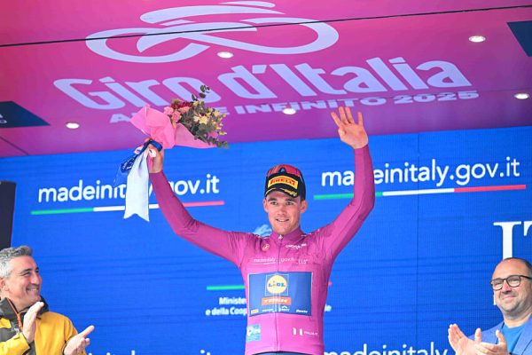 Étape 9 Giro 2025 : parcours détaillé, profil, favoris et horaires