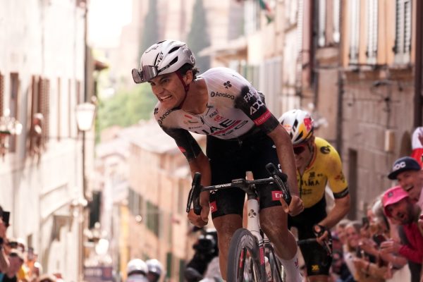 Étape 10 Giro 2025 : parcours détaillé, profil, favoris et horaires