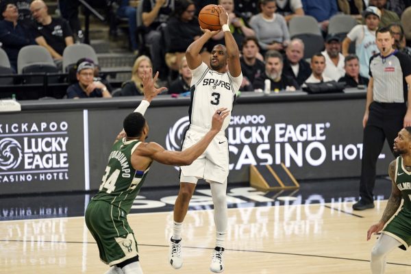 NBA : Les Spurs ont un argument de taille pour attirer Giannis Antetokounmpo