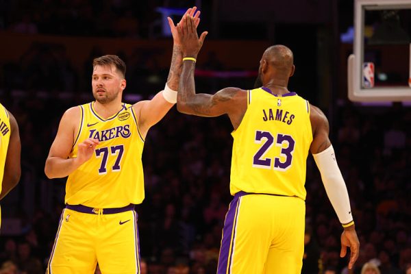 NBA : les Lakers prêts à offrir un renfort XXL à King James et Luka Dončić