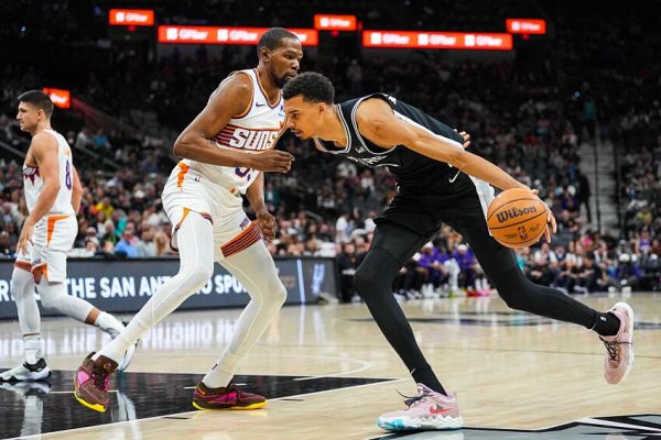 NBA : Durant, Antetokounmpo, Yabusele… les fans des Spurs perdent patience