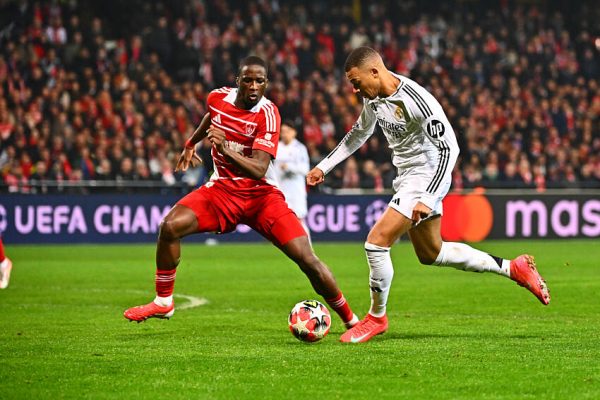 Mercato Strasbourg : un ex-défenseur du PSG à 8 M€ débarque en Alsace