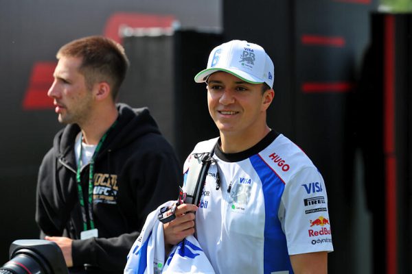 F1 : Red Bull, un jeu de chaises musicales profitable à Isack Hadjar ?