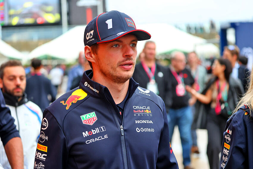 “Il peut rencontrer qui il veut”, le torchon brûle entre Red Bull et Verstappen