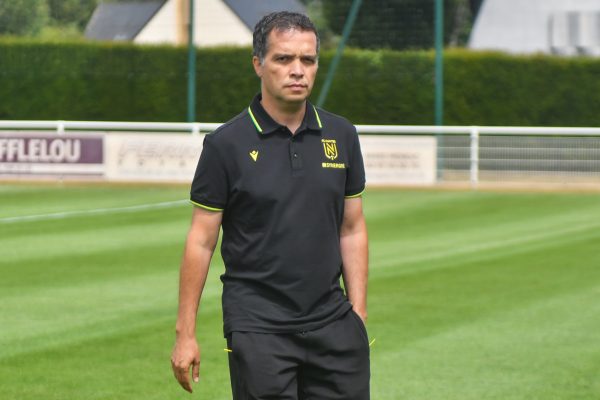 Mercato Nantes : “On manque de joueurs” Luis Castro prévient Waldemar Kita
