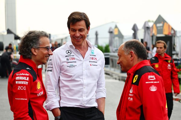 F1 : Toto Wolff et Mercedes annoncent un duel avec Ferrari en 2026