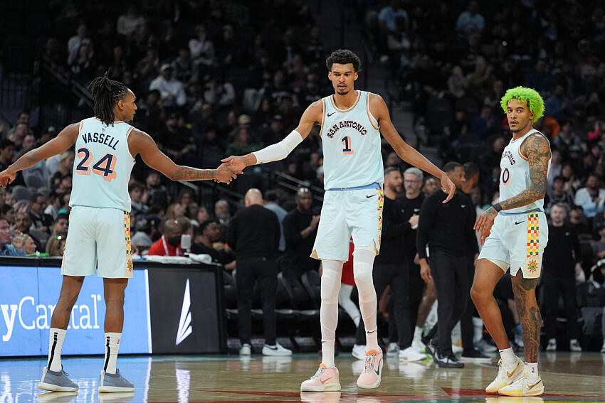 NBA : après Fox, les Spurs prêts à prolonger un autre lieutenant de Wembanyama