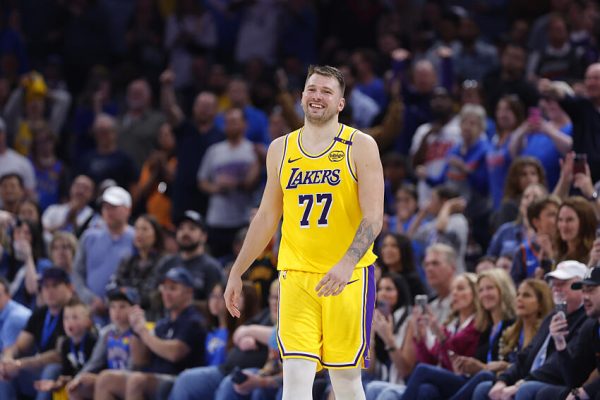 NBA : Luka Dončić prolonge chez les Lakers, les chiffres dévoilés font froid dans le dos